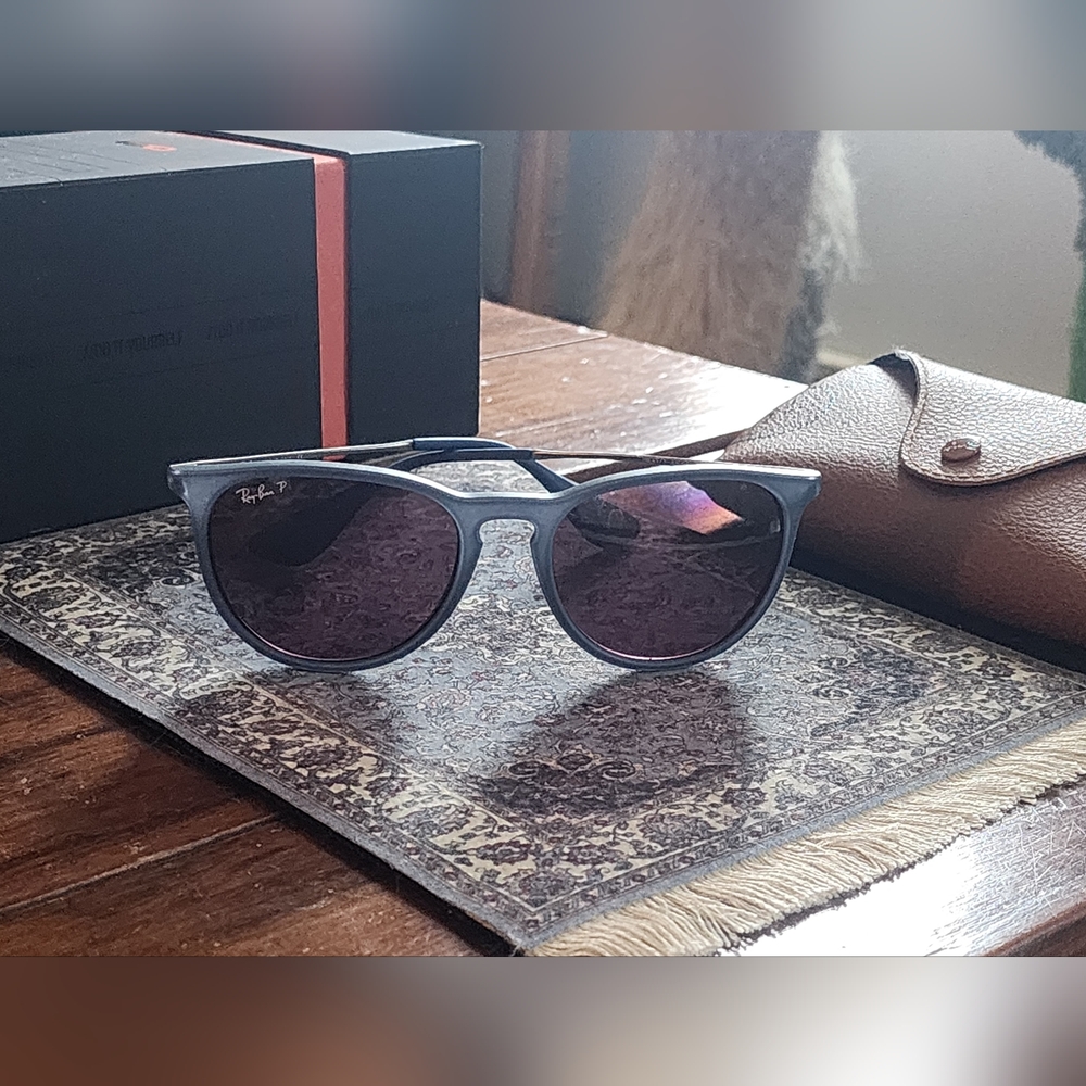 Like NEW: Ray-Ban | Erika | Women's CUSTOM Sunglasses | Blue Frames | Polarized - Picture 4 of 12